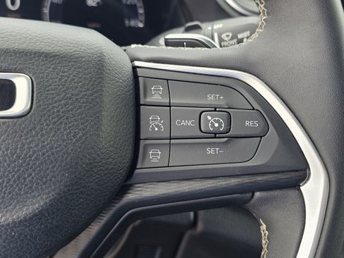 Used 2024 Jeep Grand Cherokee Altitude RWD image 42