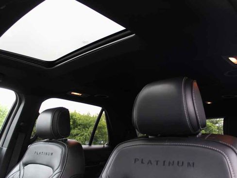 Used 2017 Ford Explorer Platinum AWD/4WD image 20
