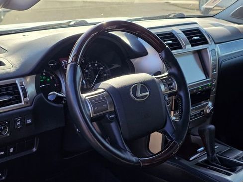 Used 2019 Lexus GX 460 Premium image 14