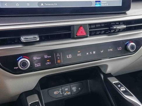 Certified 2024 Kia Sorento EX image 21