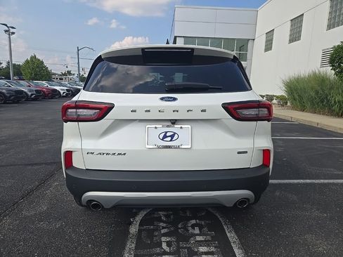Used 2023 Ford Escape Platinum image 7