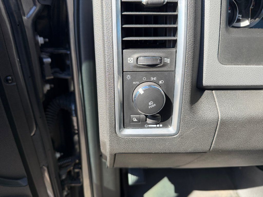 Used 2019 RAM 1500 Big Horn AWD/4WD image 29
