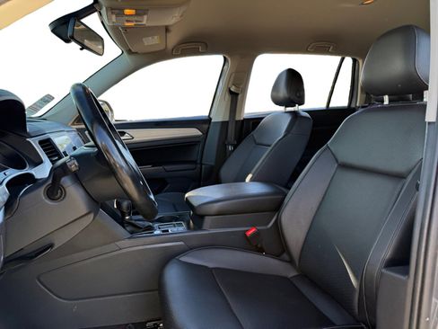 Used 2019 Volkswagen Atlas SE w/ Towing Package image 6