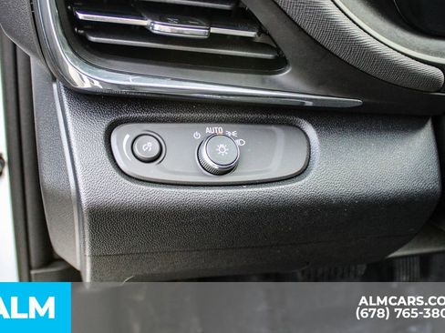 Used 2025 Buick Envista Preferred image 31