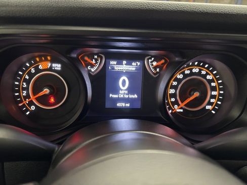 Used 2025 Jeep Wrangler Sport image 12