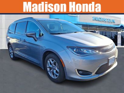 Used 2017 Chrysler Pacifica Touring-L w/ Tire & Wheel Group