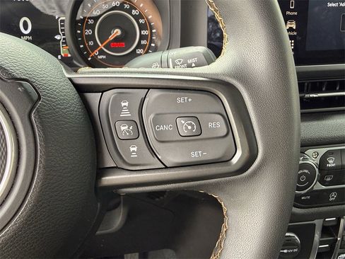 Used 2024 Jeep Gladiator Sport image 21