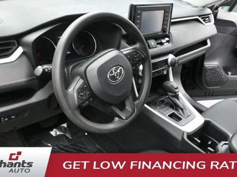 Used 2022 Toyota RAV4 LE w/ Carpet Mat Package (TMS) AWD/4WD image 28
