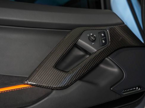 Used 2018 Lamborghini Aventador S image 36