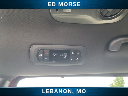 Used 2025 Chrysler Pacifica Select FWD image 20