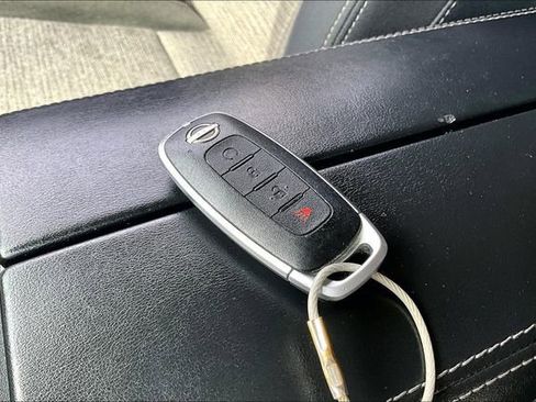 Certified 2023 Nissan Rogue SV image 34