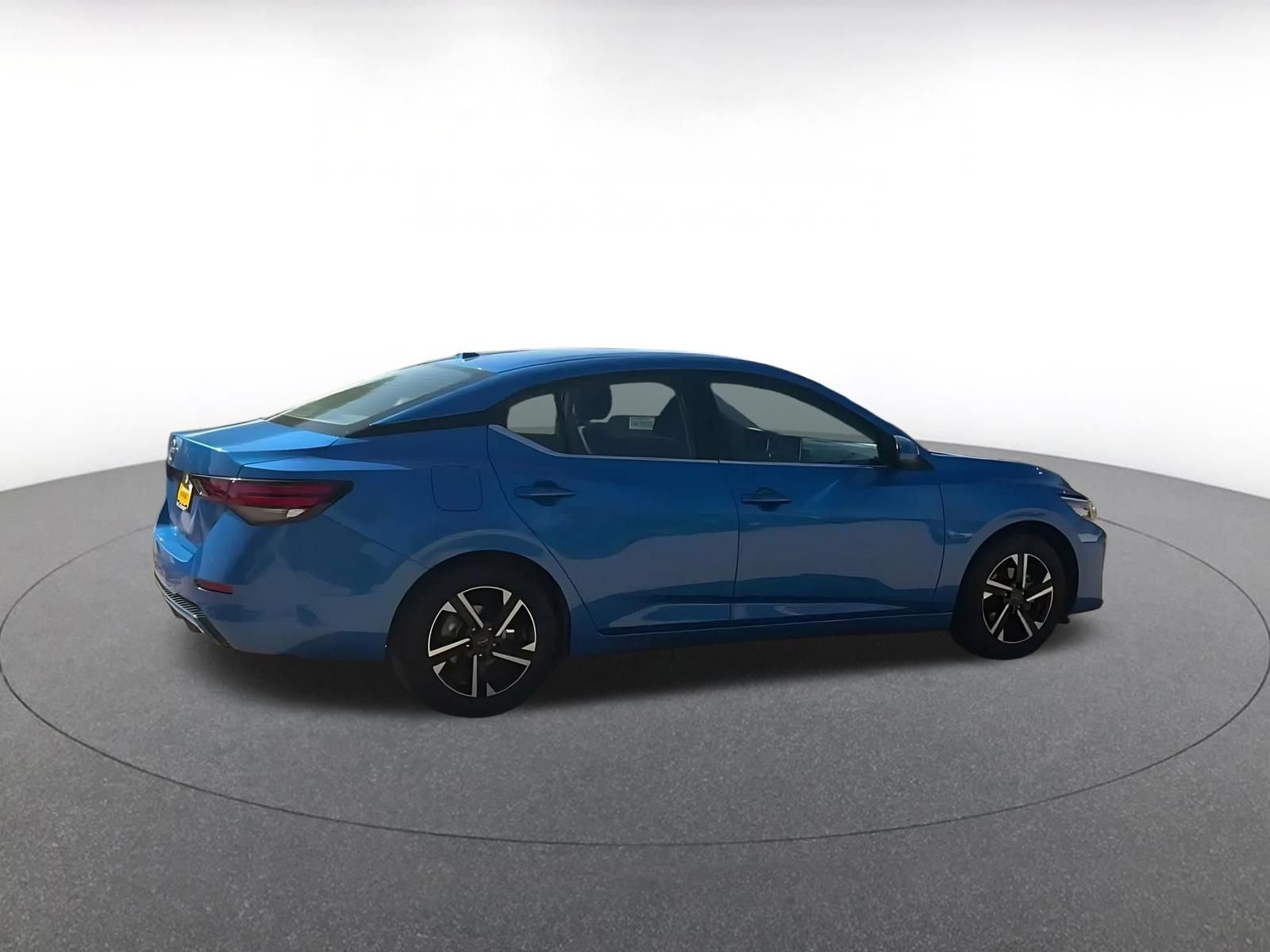 Used 2025 Nissan Sentra SV FWD image 14
