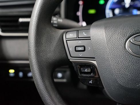 Used 2025 Toyota Camry LE image 14