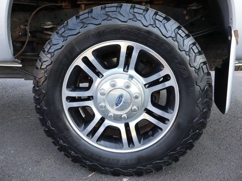 Used 2015 Ford F350 Platinum w/ Platinum Package AWD/4WD image 42