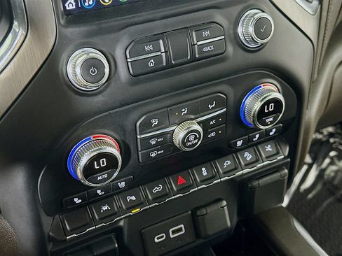 Used 2021 GMC Sierra 1500 Denali w/ Denali Ultimate Package AWD/4WD image 27