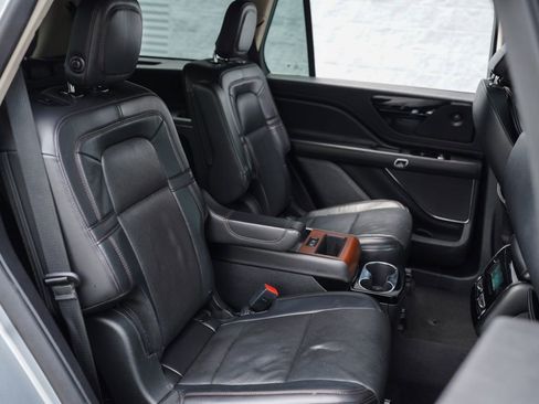 Used 2020 Lincoln Aviator Reserve w/ Equipment Group 201A RWD image 27