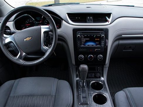 Used 2016 Chevrolet Traverse LT w/ Style and Technology Package image 29