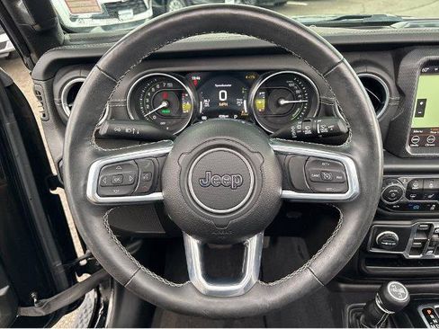 Used 2023 Jeep Wrangler Unlimited Sahara w/ Cold Weather Group AWD/4WD image 19