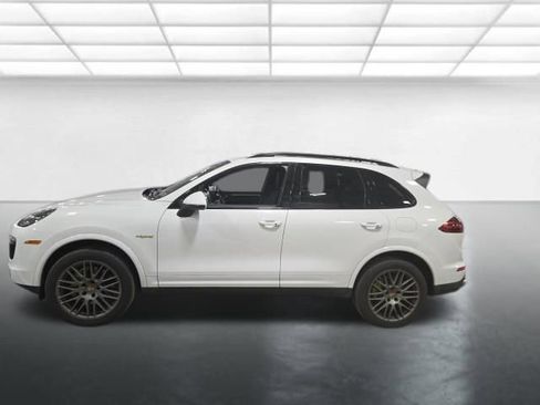 Used 2017 Porsche Cayenne S Platinum image 7
