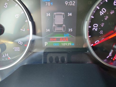 Used 2022 Toyota RAV4 LE image 19