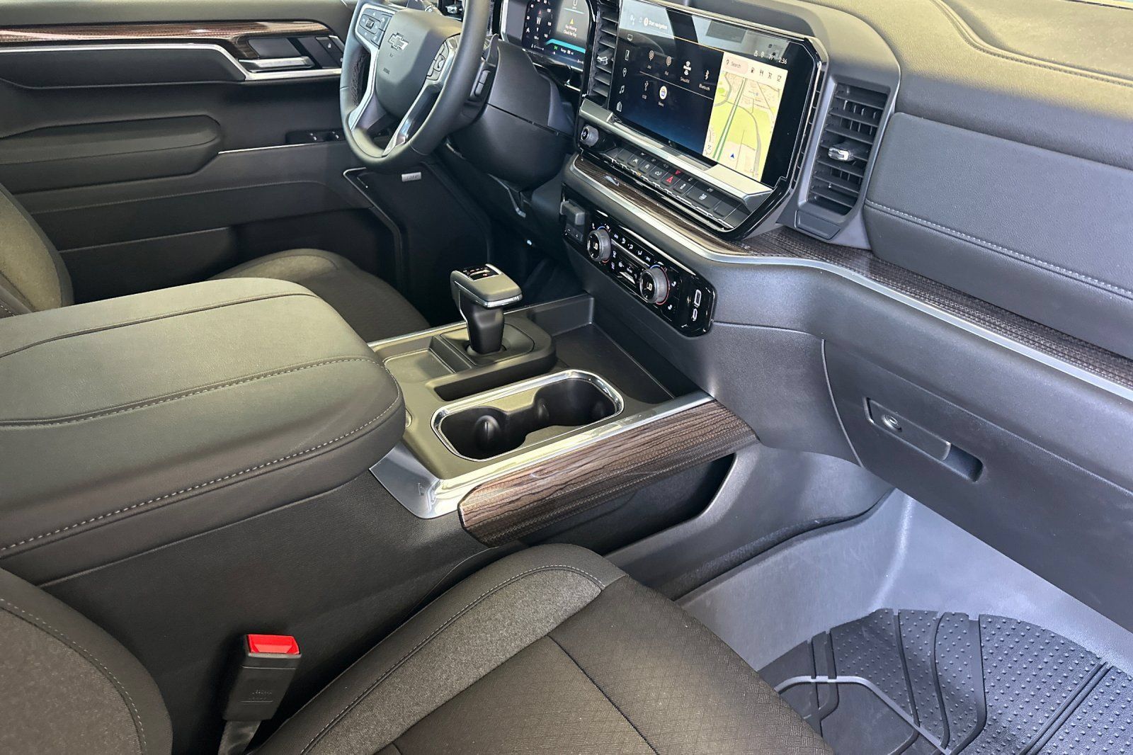 New 2026 Chevrolet Silverado 1500 RST w/ Redline Edition AWD/4WD image 16