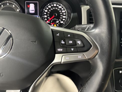 Used 2020 Volkswagen Atlas Cross Sport SE AWD/4WD image 16