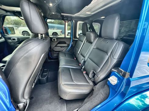Used 2025 Jeep Wrangler Unlimited Sahara w/ Safety Group AWD/4WD image 24