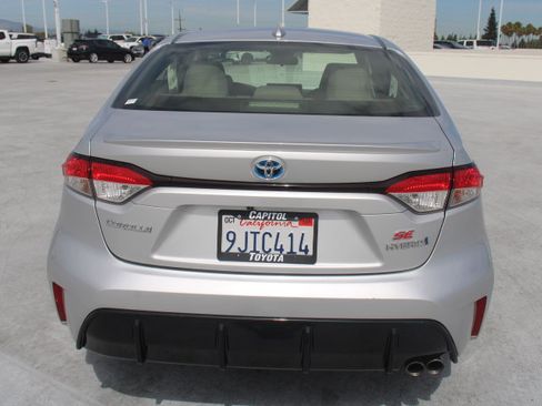 Used 2024 Toyota Corolla SE FWD image 4