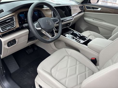 New 2026 Volkswagen Atlas SE image 14