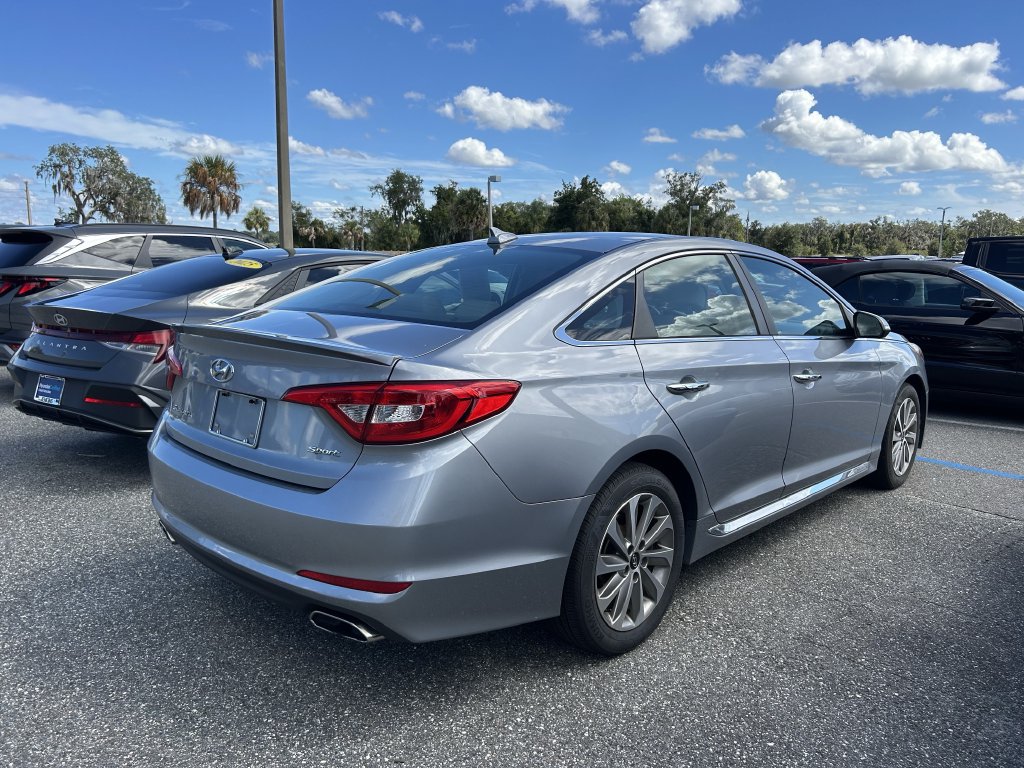 Used 2015 Hyundai Sonata Sport w/ Option Group 03 FWD image 3