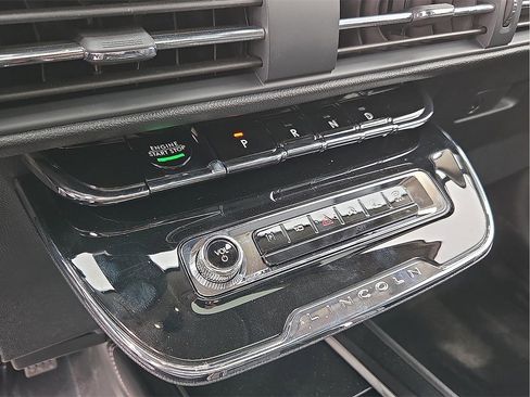 New 2026 Lincoln Corsair Premiere image 17