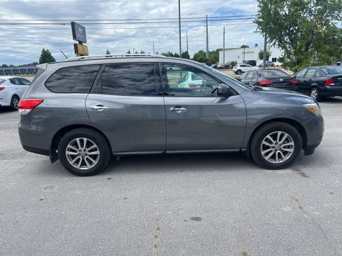 Used 2015 Nissan Pathfinder SV FWD image 5