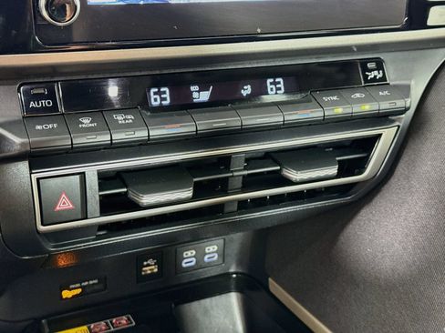 Used 2025 Toyota Camry LE FWD image 13