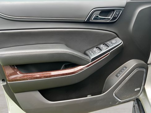 Used 2019 GMC Yukon SLT AWD/4WD image 14