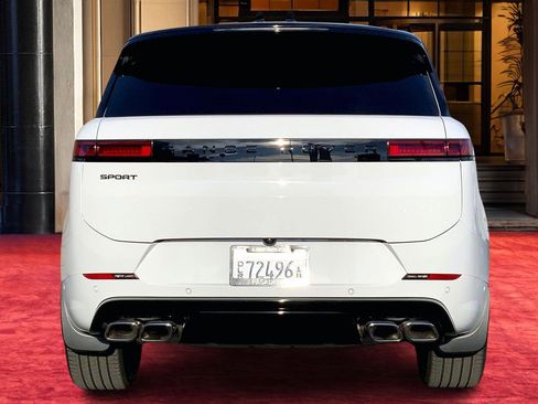 Used 2025 Land Rover Range Rover Sport Dynamic SE image 4