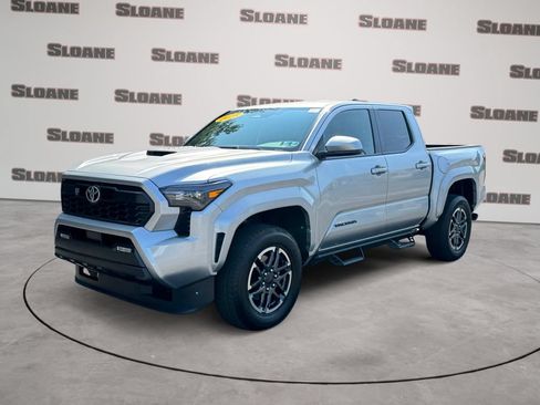 Used 2025 Toyota Tacoma TRD Sport AWD/4WD image 1