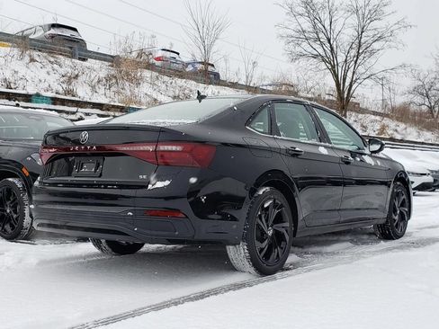 New 2026 Volkswagen Jetta SE FWD image 3