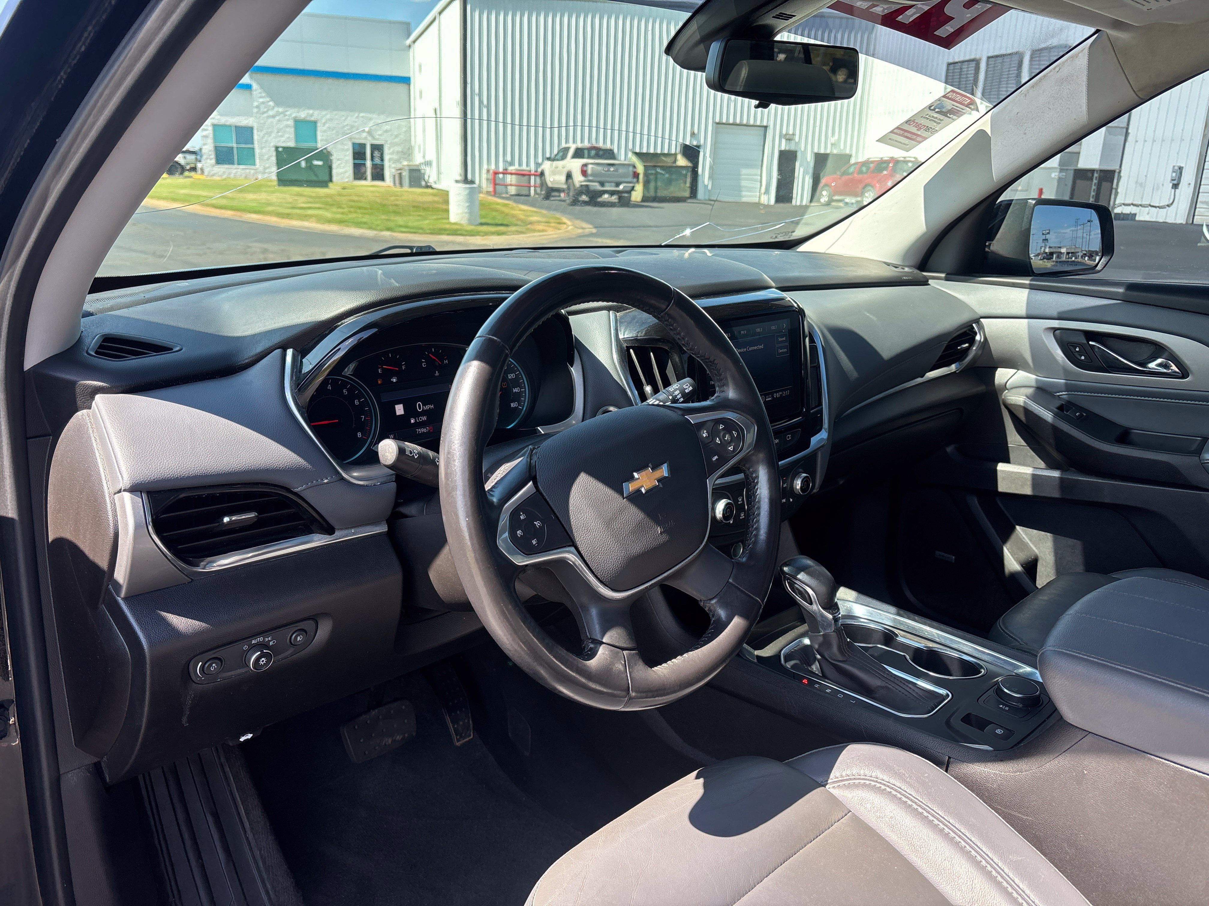 Used 2021 Chevrolet Traverse LT w/ LT Premium Package FWD image 15