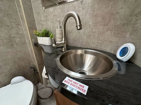 Used 2014 Mercedes-Benz Sprinter 3500 image 41