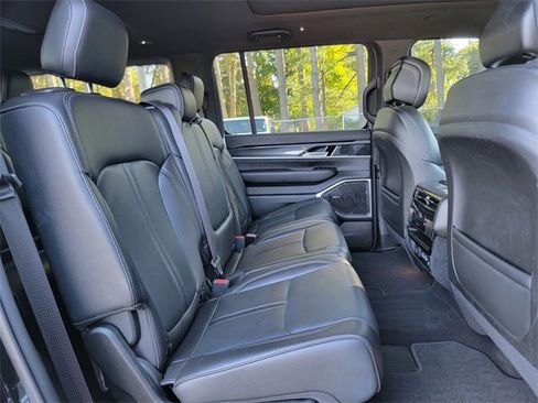 Used 2023 Jeep Wagoneer 4WD w/ Premium Group I image 24