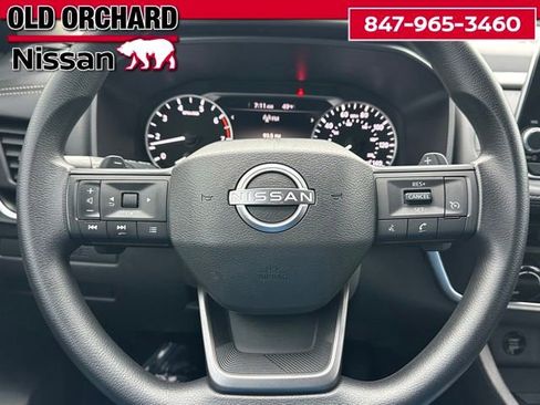 Used 2025 Nissan Rogue S AWD/4WD image 20