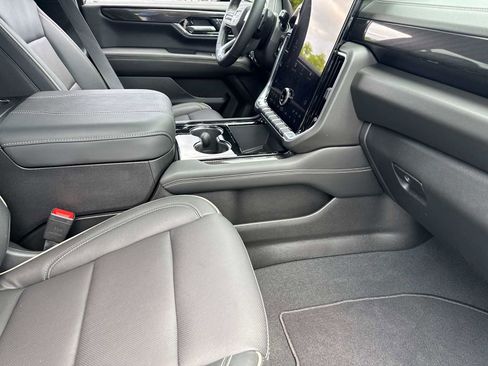 Used 2026 GMC Yukon XL Elevation AWD/4WD image 10