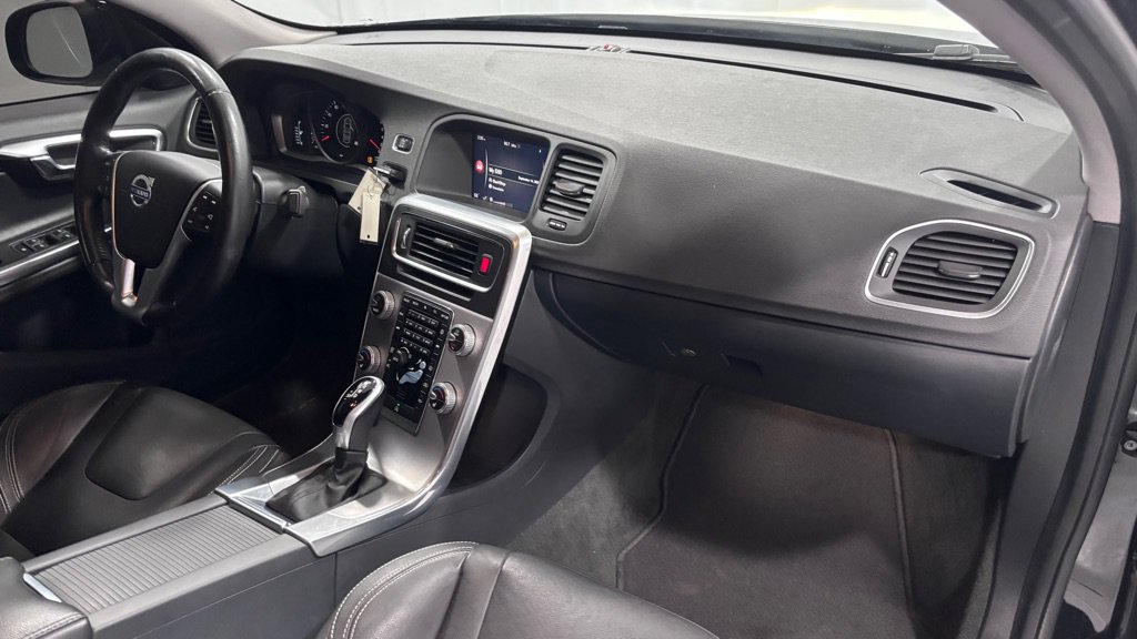 Used 2017 Volvo S60 T5 Dynamic AWD/4WD image 17