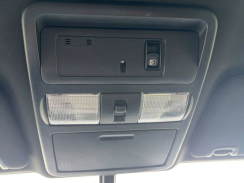 Used 2019 Nissan Titan SV w/ SV Convenience Package image 29