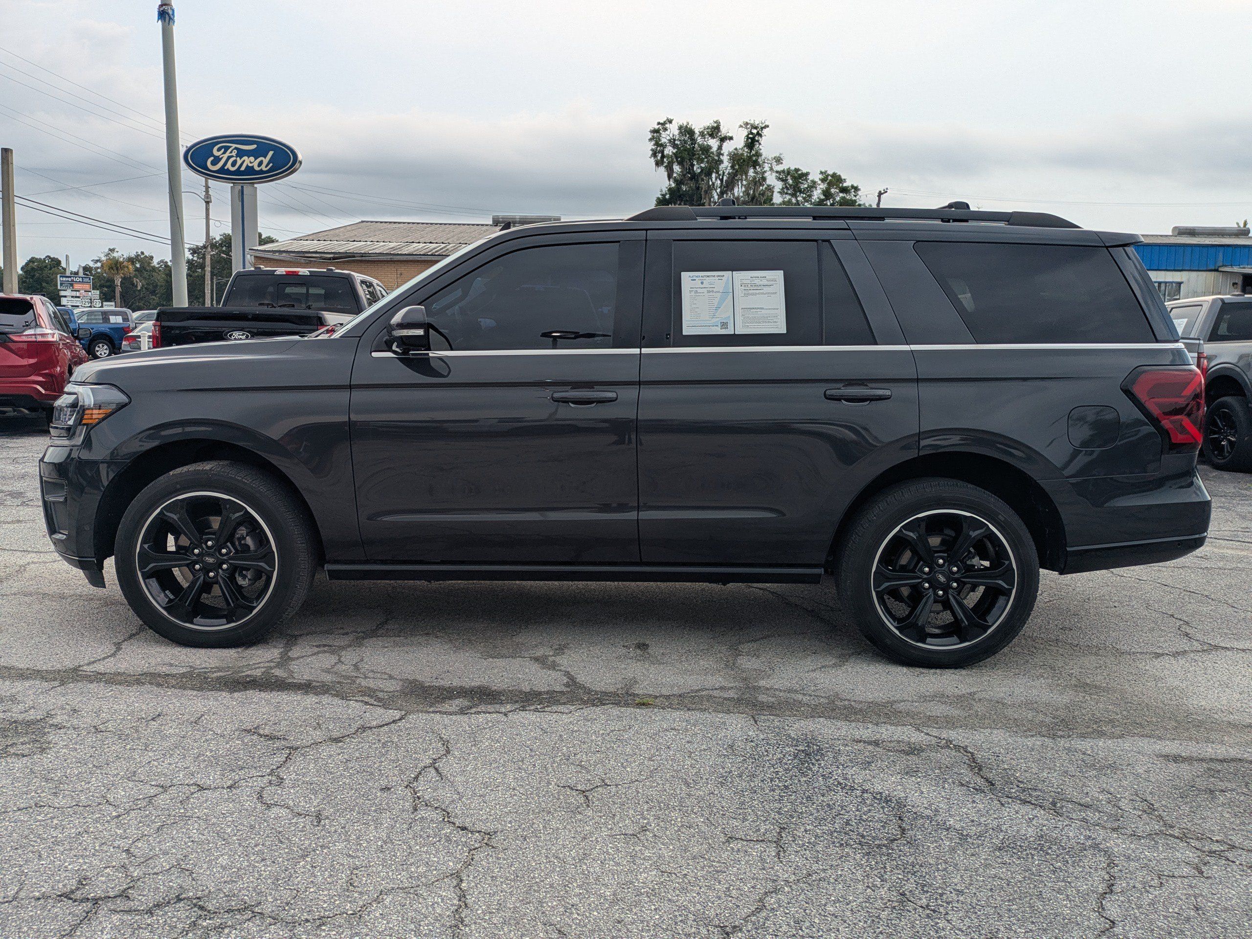 Used 2022 Ford Expedition Limited AWD/4WD image 7
