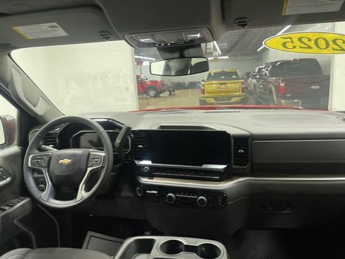 Used 2025 Chevrolet Silverado 1500 LT image 22
