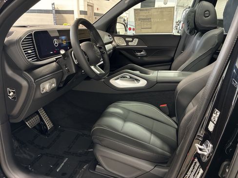 New 2026 Mercedes-Benz GLS 580 4MATIC image 7