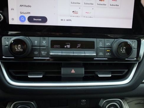 Used 2024 Toyota Grand Highlander XLE image 32