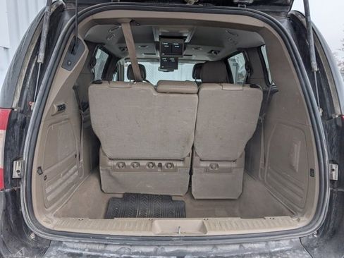 Used 2013 Chrysler Town & Country Limited w/ Luxury Group image 19