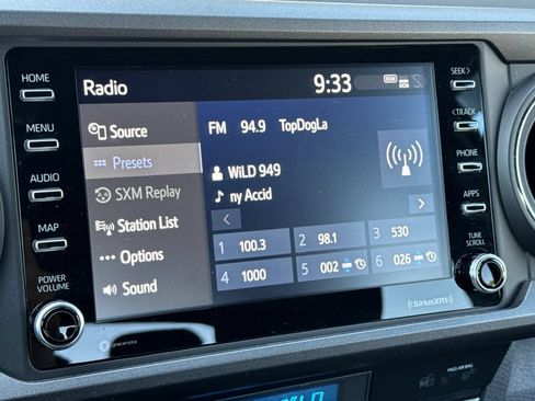 Used 2023 Toyota Tacoma TRD Off-Road w/ Technology Package AWD/4WD image 18